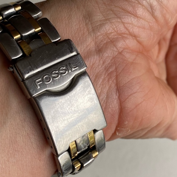 Vintage Fossil Watch Two Tone Blue Dial Round Silver Gold Bracelet am 3250 - Picture 8 of 10